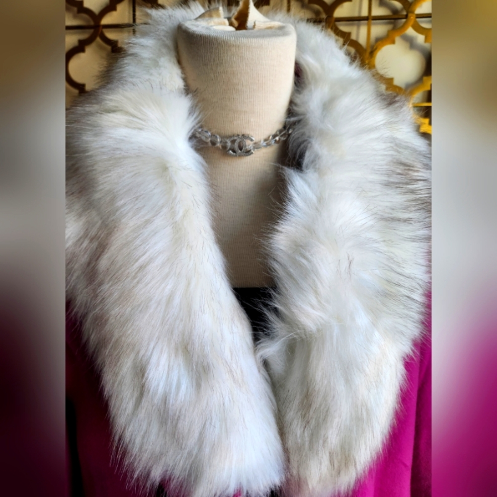 đ¤Luxurious Cream & Brown faux fur scarfđ¤ - Picture 3 of 16